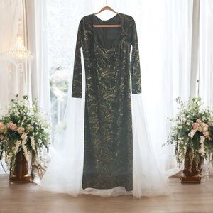 Elegant Black and Gold Long Sleeve Dress